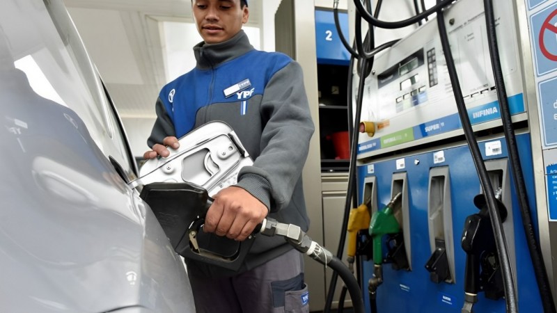 Tras la baja del combustible en YPF, las petroleras de todo el pas se sumaron a la medida