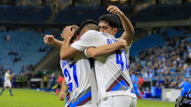 Godoy Cruz empat y acaricia octavos