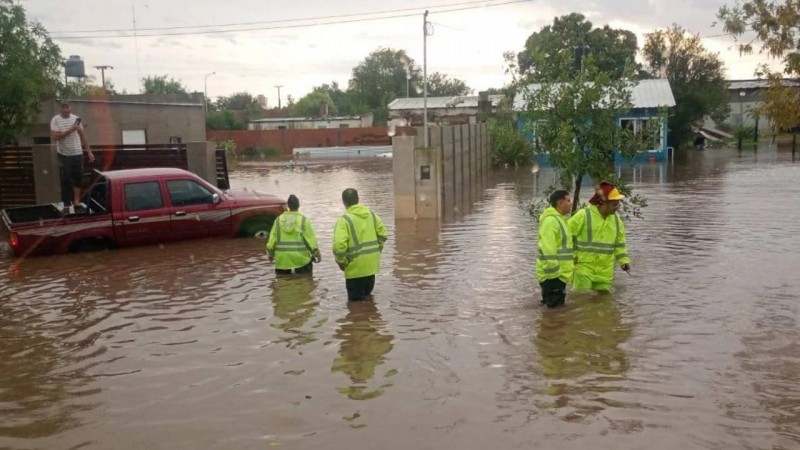 Inundaciones: ya son miles los evacuados en Buenos Aires