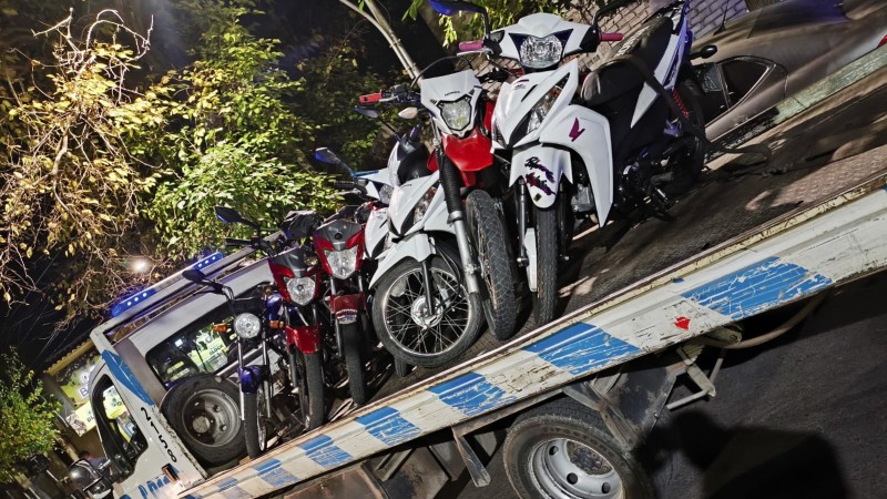 Caravana de motos y detenidos en el Acceso Norte: el video viral de la semana