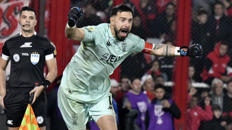 Huracn elimin a Independiente por penales y espera rival para la final del Apertura