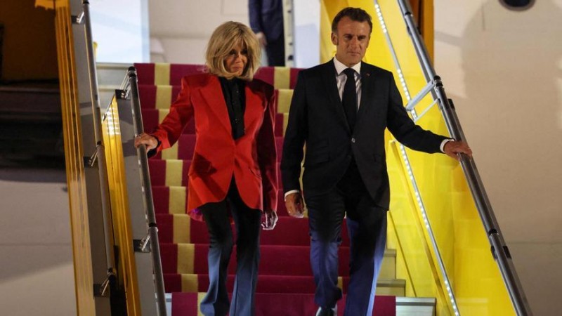 Qu pas entre Macron y su esposa?: el incmodo incidente del que habla el mundo