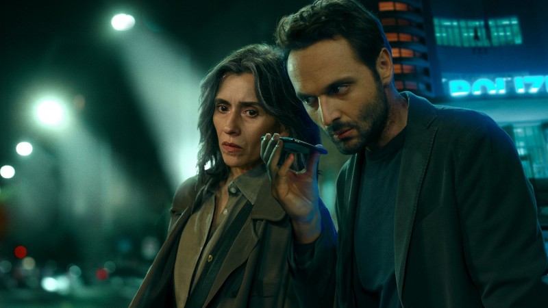 Este es el reparto en Sara, la mujer en las sombras 