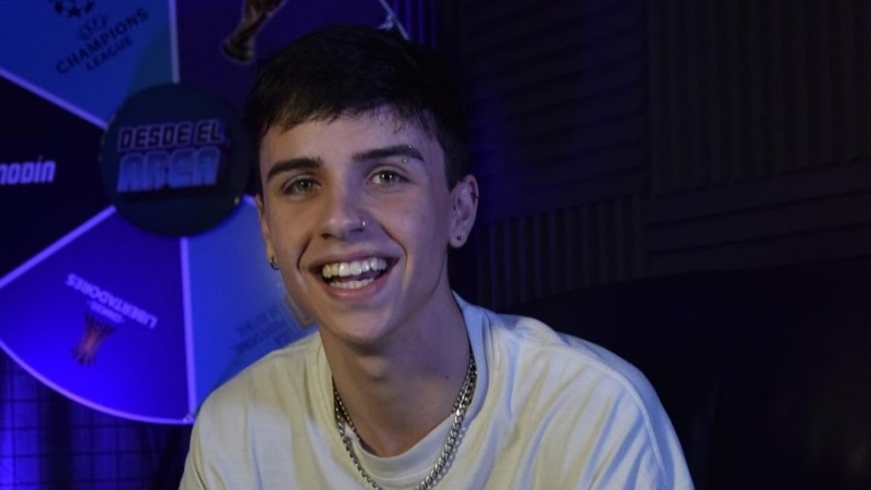 Quin es Mernuel la nueva tendencia del streaming argentino? Tiene pareja?