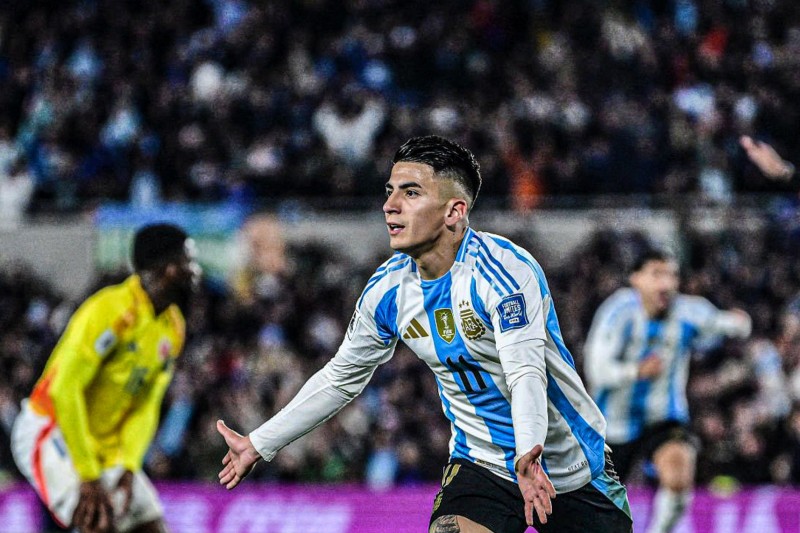 Con uno menos Argentina logró empatar ante Colombia por las Eliminatorias Sudamericanas