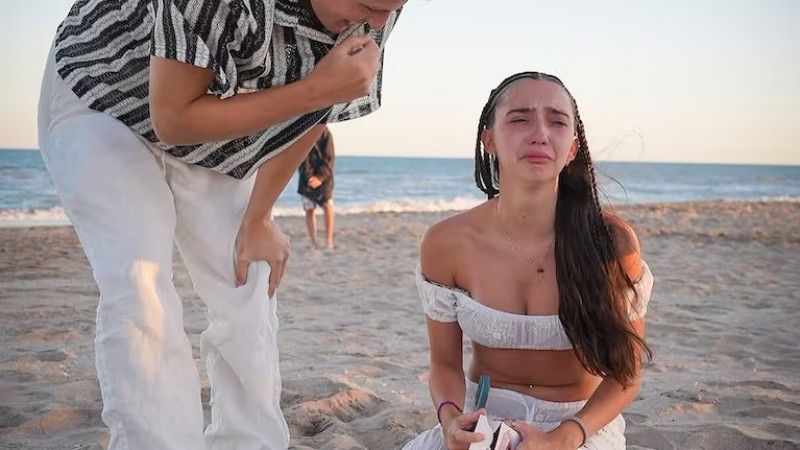 Pedido de casamiento a Juli Castro: el momento viral junto a Fausti Bo en Disney