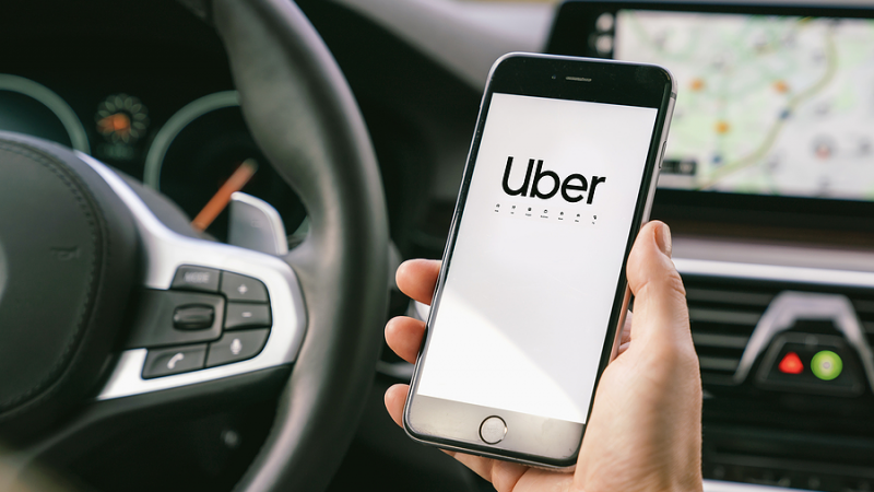 Uber advierte que la ordenanza municipal dejar fuera al 77% de los conductores en Crdoba