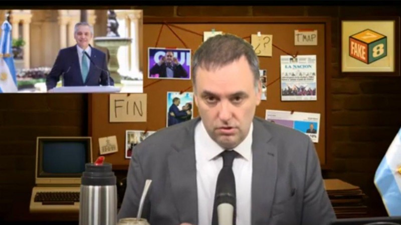 Adorni a puro show: el vocero ahora tiene un programa de TV contra las fake news
