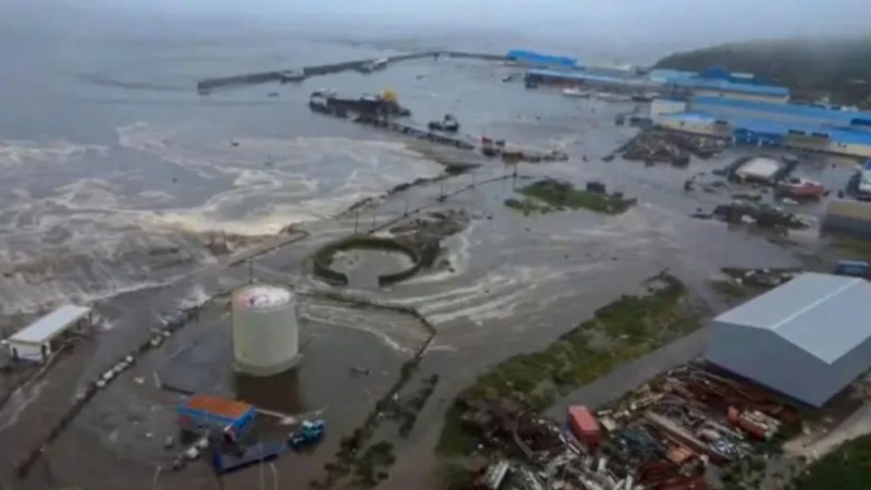 Impacto global: las imgenes del tsunami tras el terremoto en Rusia