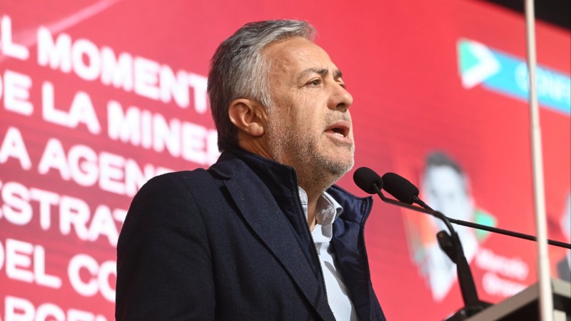 Alfredo Cornejo defendi la minera y le hizo un pedido al sector privado