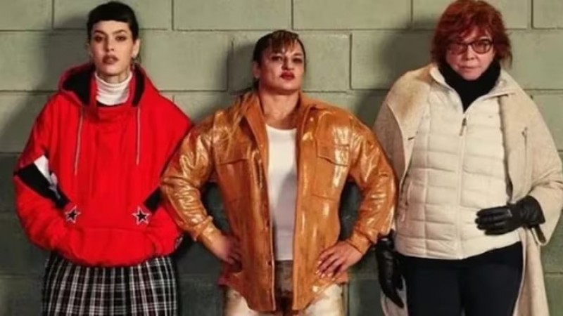 Cul es el personaje de Locomotora Oliveras en "En el Barro"?