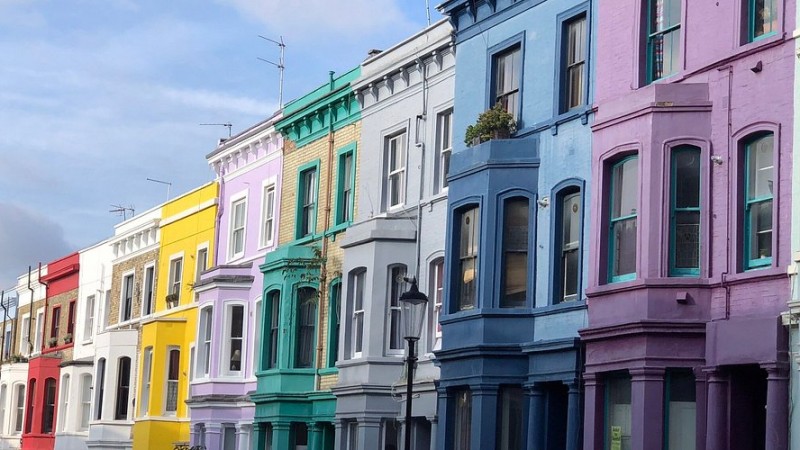 Notting Hill perdi sus colores: el famoso barro ingls ahora es negro