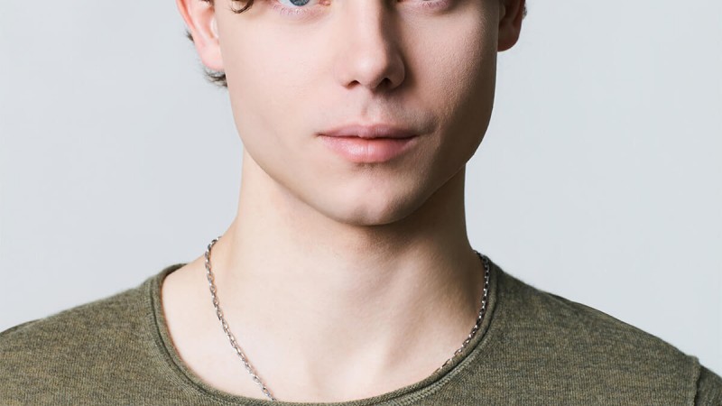 La verdad sobre Carson MacCormac, el actor que interpreta a Zach en la serie de Netflix Mi vida con los chicos Walter