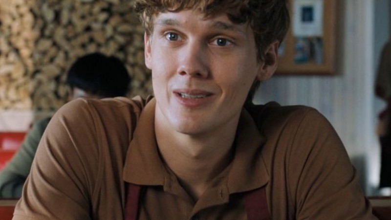 Quin es Tyler Galpin y qu papel cumple en Merlina, la serie de Netflix