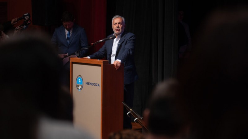 Cornejo en el Foro Industrial Mendoza 2025: "Mendoza debe generar una marca internacional de prestigio"