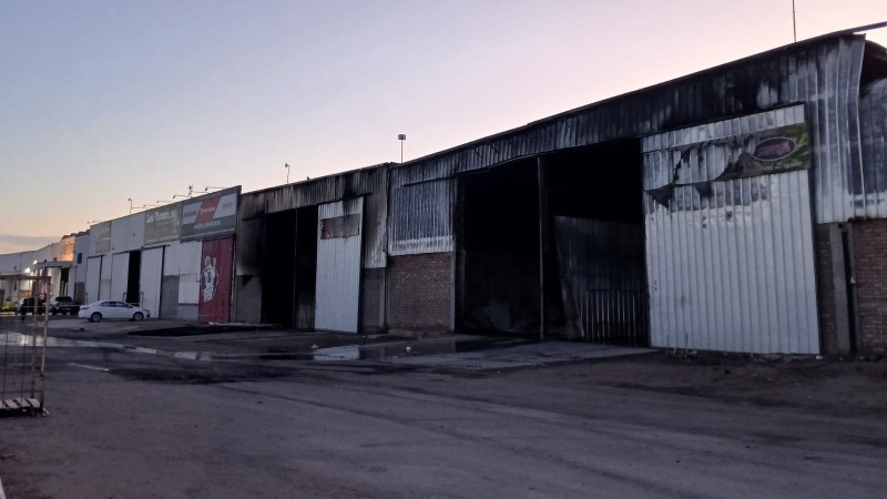 Prdidas totales y fuego intencional: qu se sabe del voraz incendio en la Feria de Guaymalln
