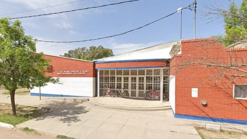 La Paz: una alumna entr armada a una escuela y dispar dentro del edificio