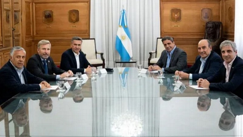 Se estren la Mesa de Gobernadores en Casa Rosada con la presencia de Frigerio, Cornejo y Zdero