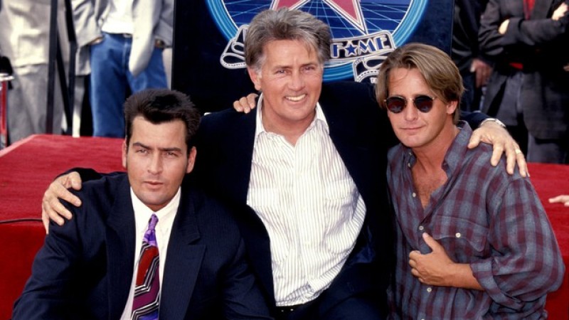 Emilio Estevez, es realmente el hermano de Charlie Sheen?