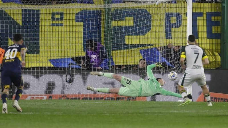 Defensa y Justicia sorprendi a Boca con un triunfo agnico en Varela