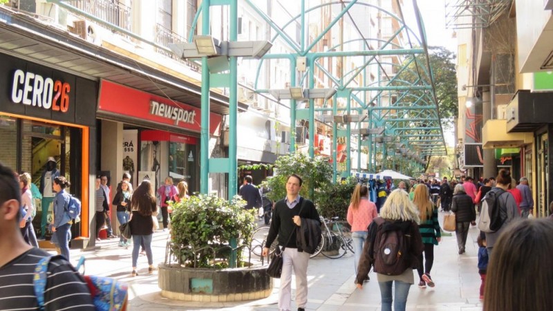 Feriado del 10 de octubre en Crdoba: comercios, horarios y promociones gastronmicas