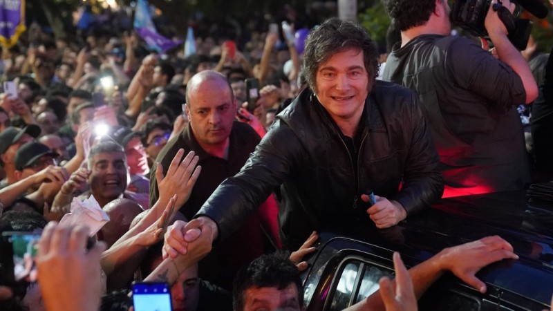 Javier Milei cerr la campaa legislativa en Crdoba junto al candidato Gonzalo Roca