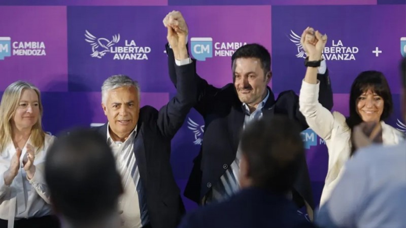 Luis Petri cerr la campaa junto a Alfredo Cornejo y se mostr confiado