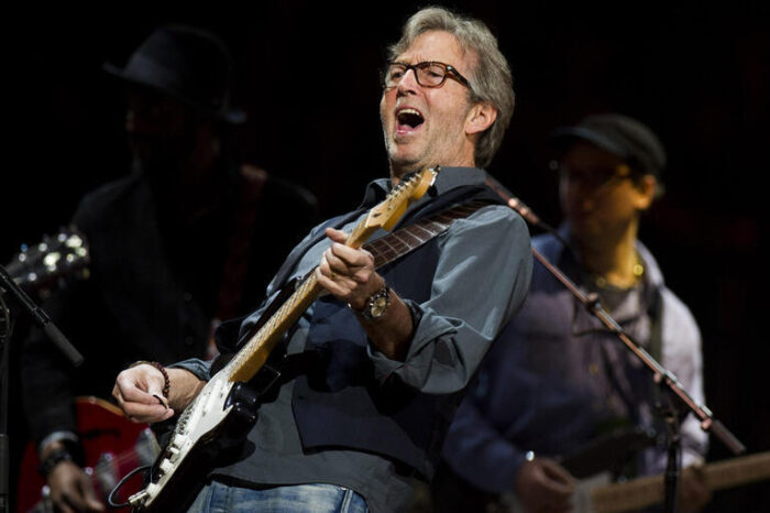 Eric Clapton dio positivo de Covid-19 a sus 77 años
