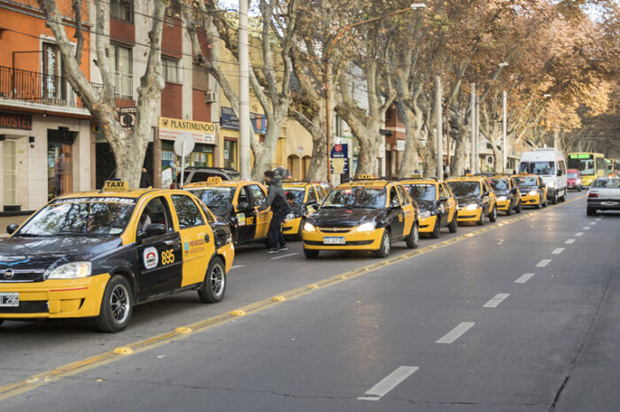 Aumento del 41% en taxis y remises