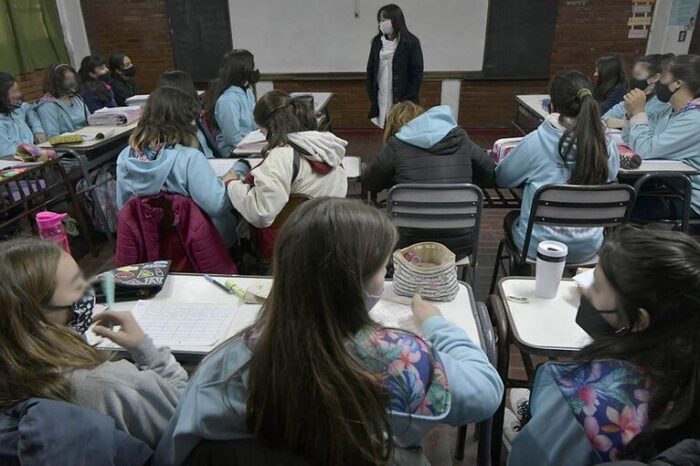 Sumarán horas y días en las escuelas primarias de Mendoza