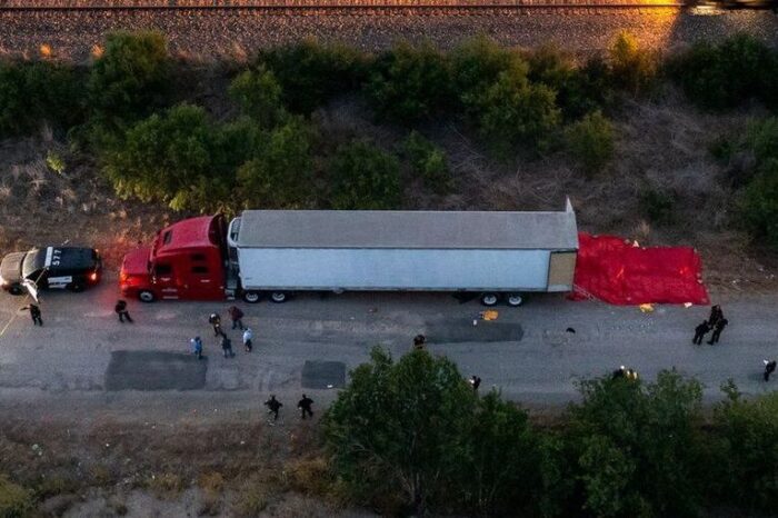 Texas: 46 migrantes hallados muertos en un camión