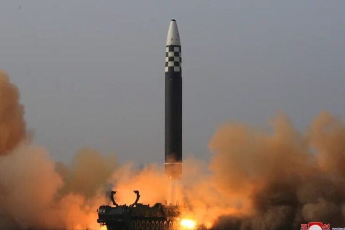 Corea del Norte disparó un misil balístico hacia el Mar de Japón