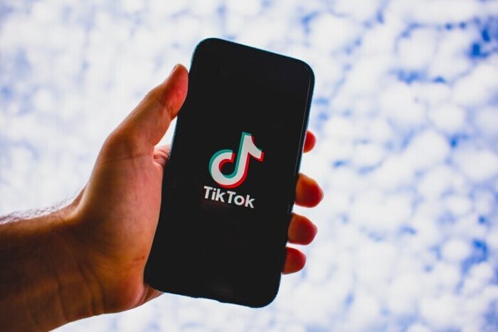 TikTok podría enfrentar una multa millonaria por información de menores