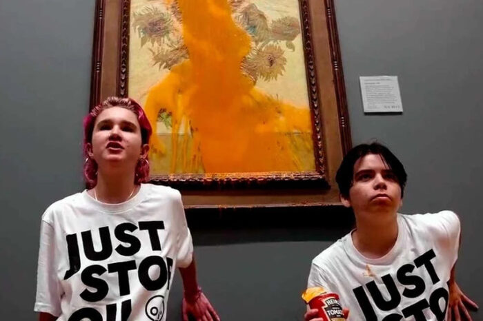 Activistas ecologistas le tiraron sopa a un cuadro de Van Gogh