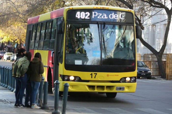 El transporte público reduce sus frecuencias un 25% en Mendoza