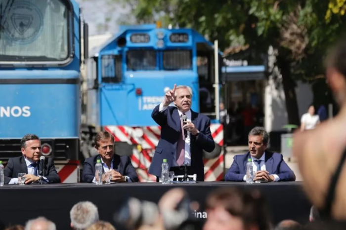 "Pura demagogia": la oposición criticó el tren a Mendoza