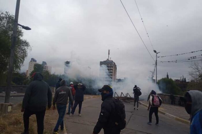 Protestas en Jujuy: batalla campal por la reforma de la Constitución