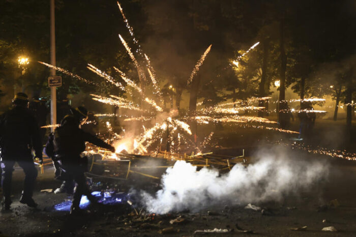 Francia prohibe los fuegos artificiales para el Día de la Bastilla